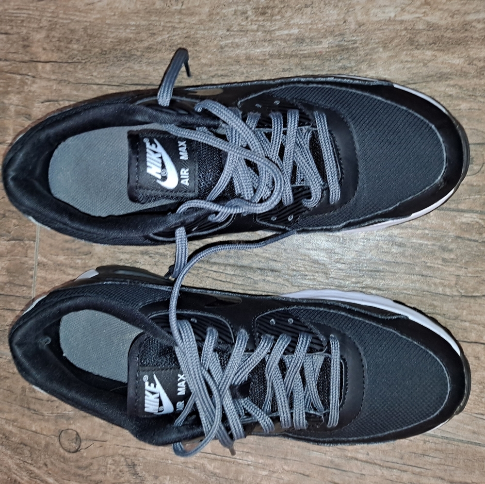 SOLD*SOLD*SOLD Black/White/Gray Nike Air Max 90